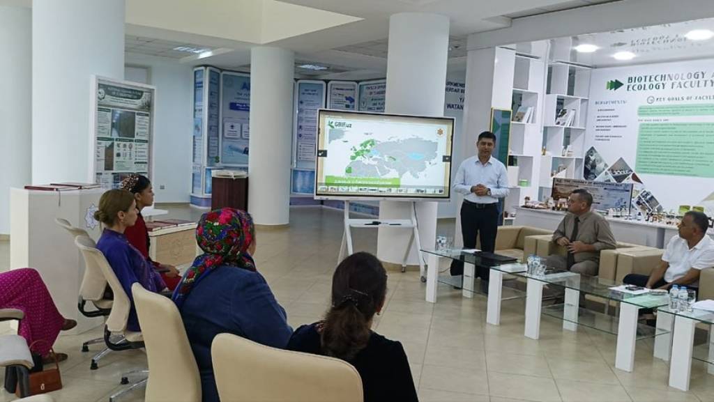 Development of interregional cooperation and protection of the rights of Uzbekistan citizens discussed in Rostov region